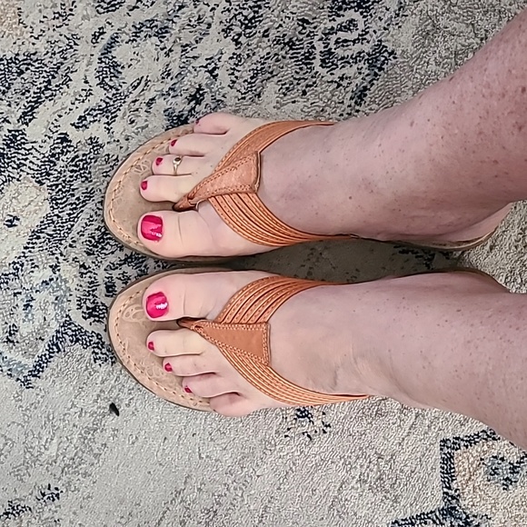 ๐3 for $30 ๐ Leather b.o.c. Sandals - size 8 - Picture 2 of 8